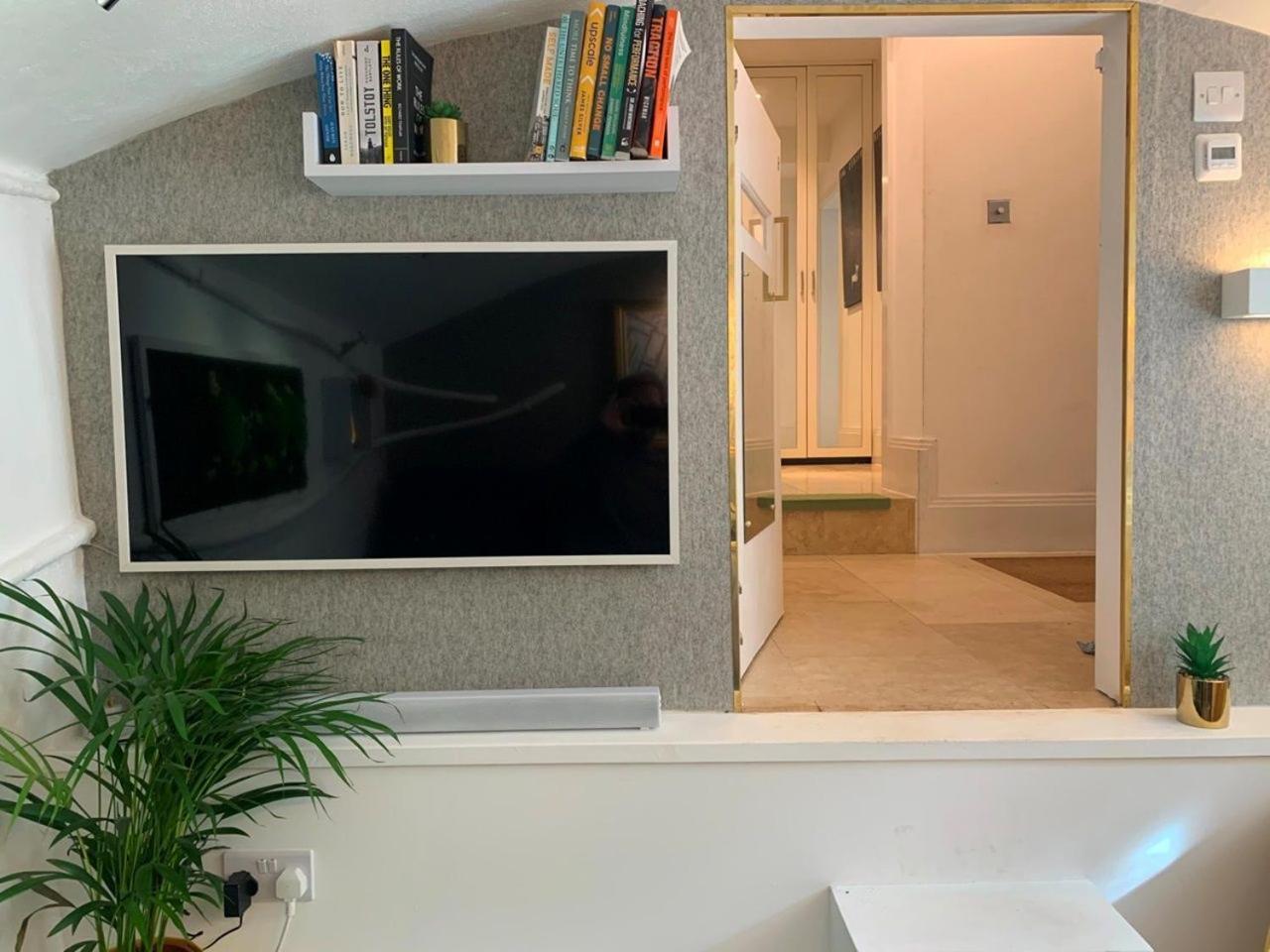 Stylish Apartment With Bbq Kensington Лондон Экстерьер фото